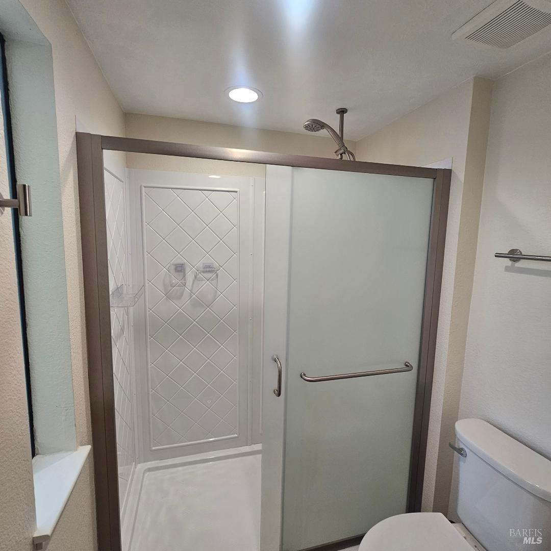 Detail Gallery Image 10 of 20 For 487 Mission Blvd, Santa Rosa,  CA 95409 - 2 Beds | 2 Baths