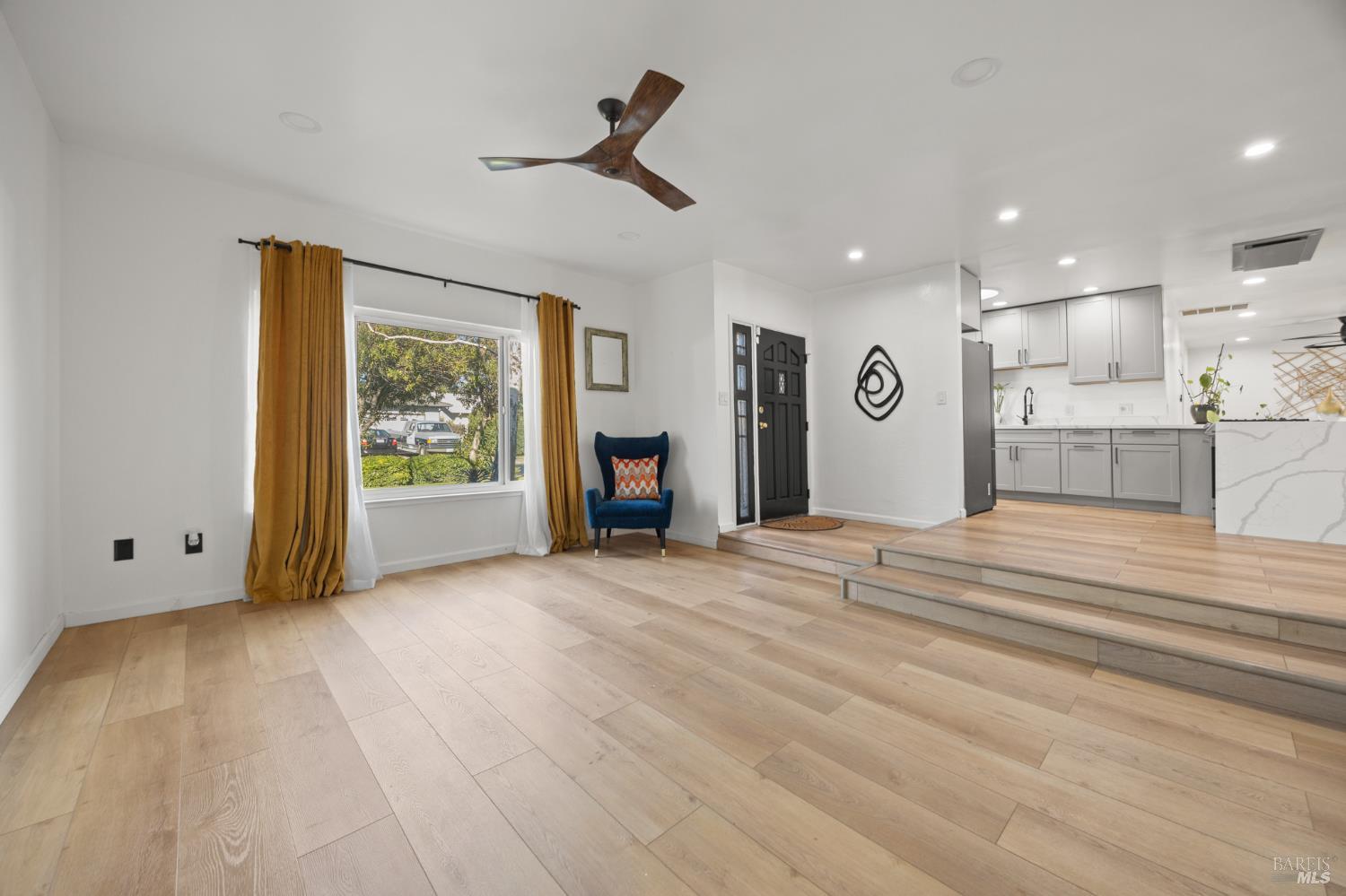 Detail Gallery Image 31 of 63 For 120 E Lake Dr, Antioch,  CA 94509 - 4 Beds | 2 Baths