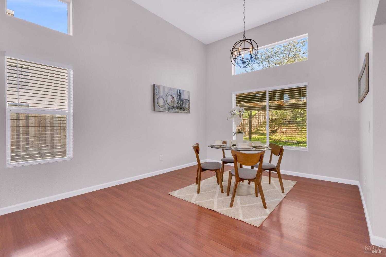 Detail Gallery Image 12 of 61 For 1014 Sandhurst Dr, Vallejo,  CA 94591 - 4 Beds | 3 Baths