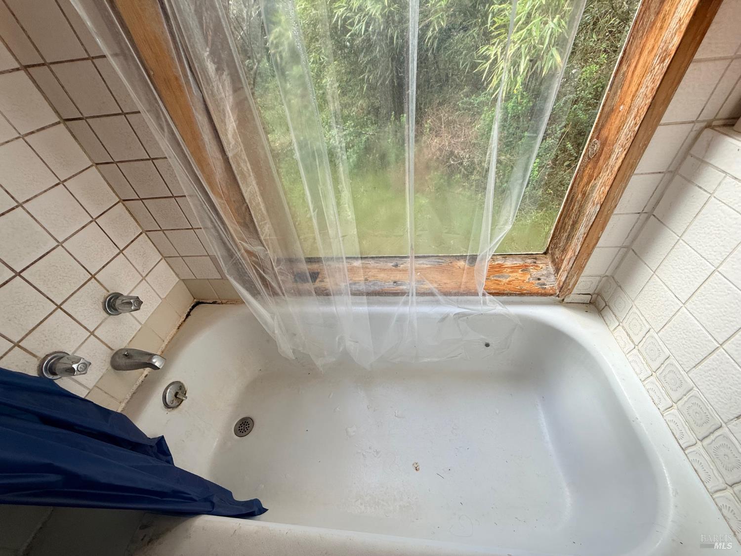 Detail Gallery Image 17 of 31 For 3480 N Albion Ridge G Rd, Albion,  CA 95410 - 2 Beds | 1 Baths