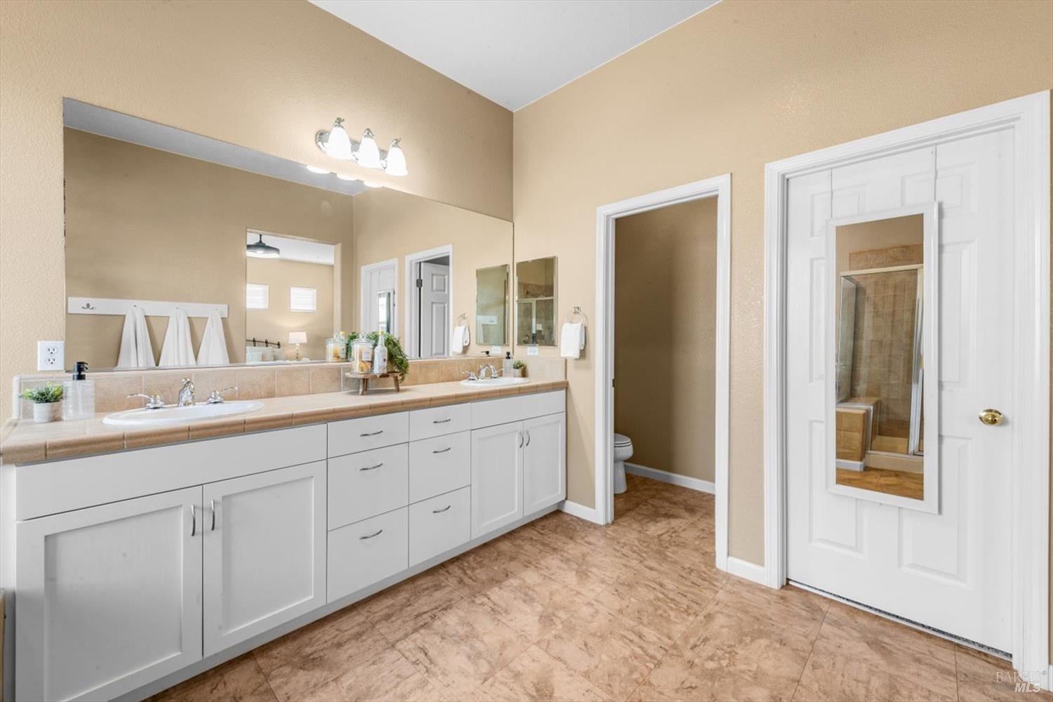 Detail Gallery Image 44 of 81 For 624 Emerald Hills Cir, Fairfield,  CA 94533 - 4 Beds | 3 Baths