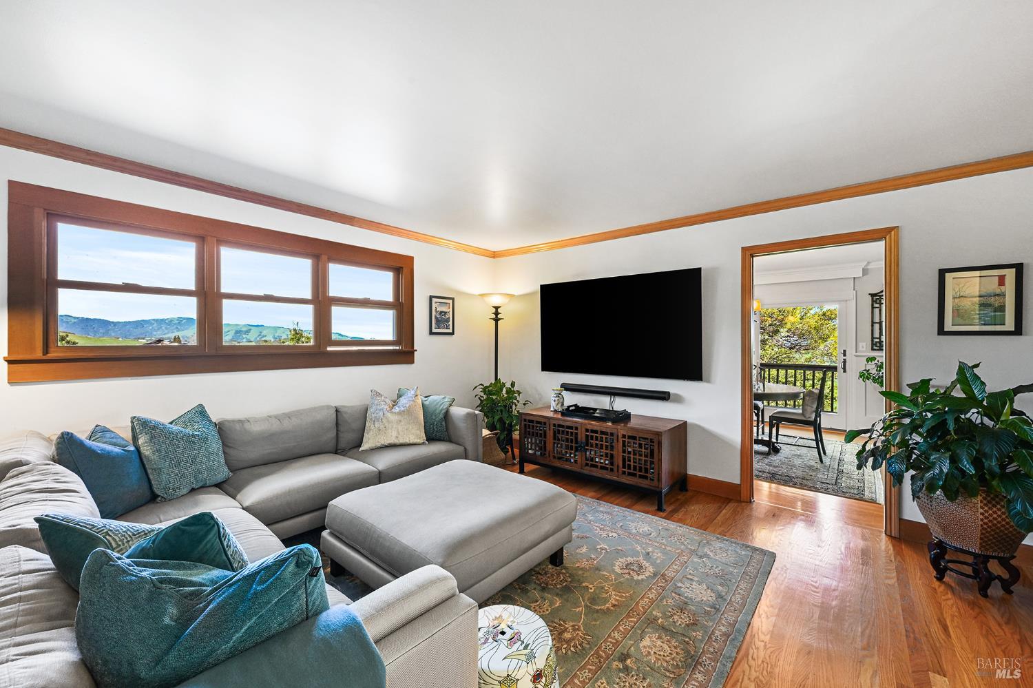 Detail Gallery Image 16 of 65 For 115 Oak Springs Dr, San Anselmo,  CA 94960 - 4 Beds | 3 Baths