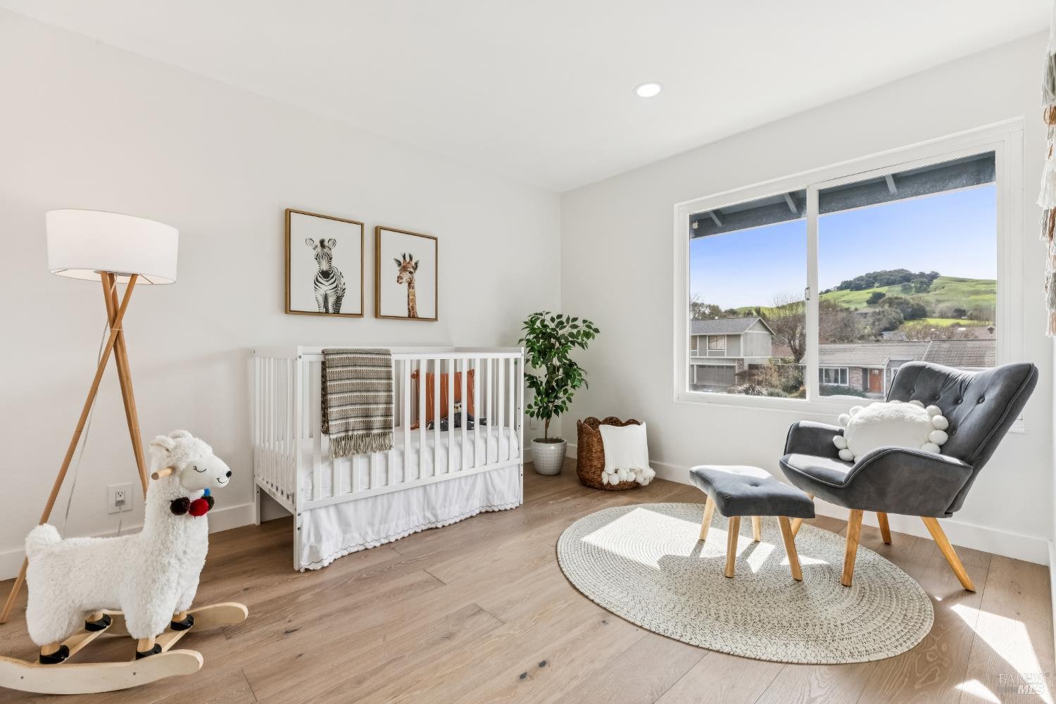 Detail Gallery Image 39 of 49 For 113 Greenridge Ct, Petaluma,  CA 94952 - 5 Beds | 3/1 Baths