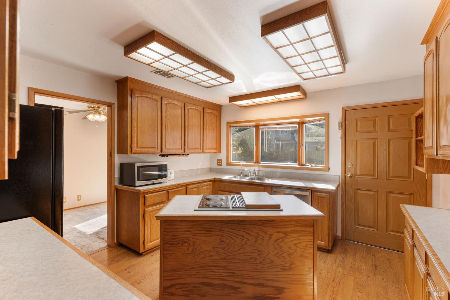 Detail Gallery Image 11 of 40 For 692 Linwood St, Vacaville,  CA 95688 - 3 Beds | 2/1 Baths