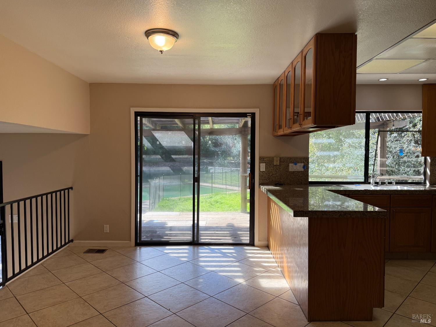 Detail Gallery Image 11 of 31 For 497 Americano Way, Fairfield,  CA 94533 - 4 Beds | 2/1 Baths