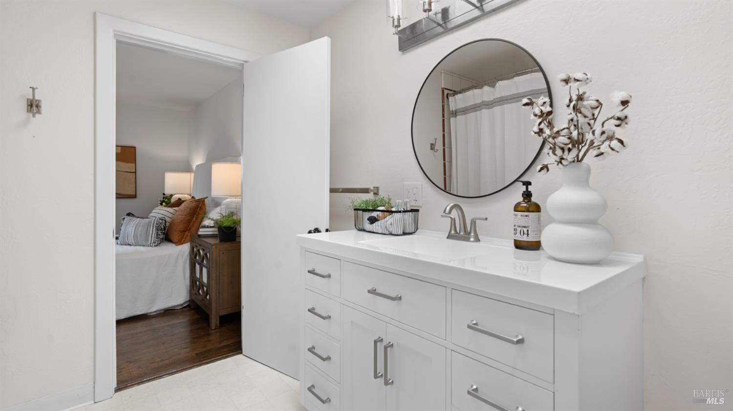 Detail Gallery Image 17 of 48 For 6 Sherwood Pl, Novato,  CA 94945 - 3 Beds | 1/1 Baths