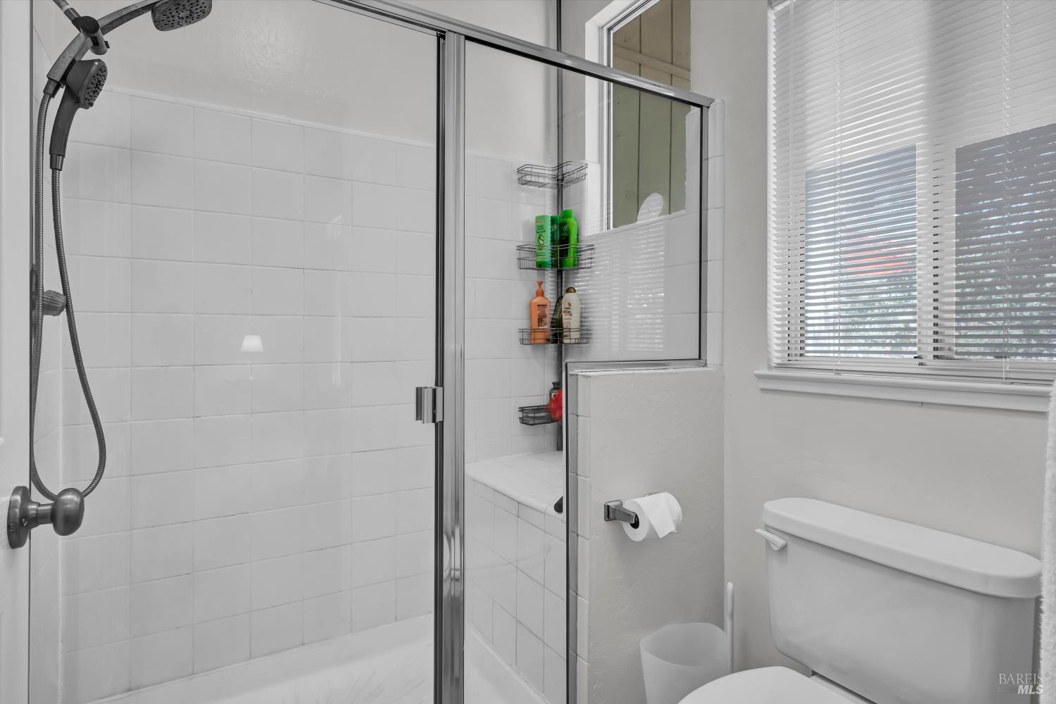 Detail Gallery Image 20 of 30 For 18278 N Shore Dr, Hidden Valley Lake,  CA 95467 - 3 Beds | 2 Baths