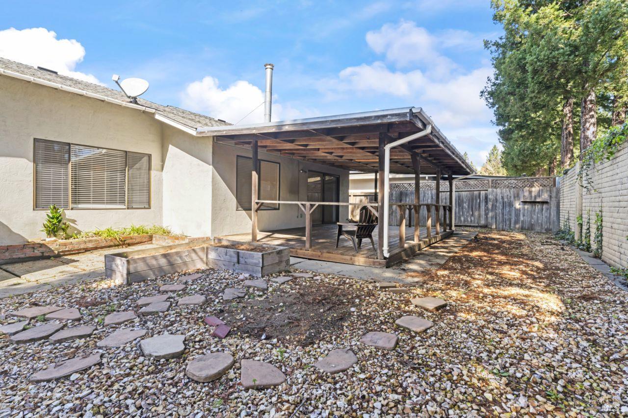 Detail Gallery Image 35 of 38 For 6498 Jacaranda St, Rohnert Park,  CA 94928 - 4 Beds | 2 Baths