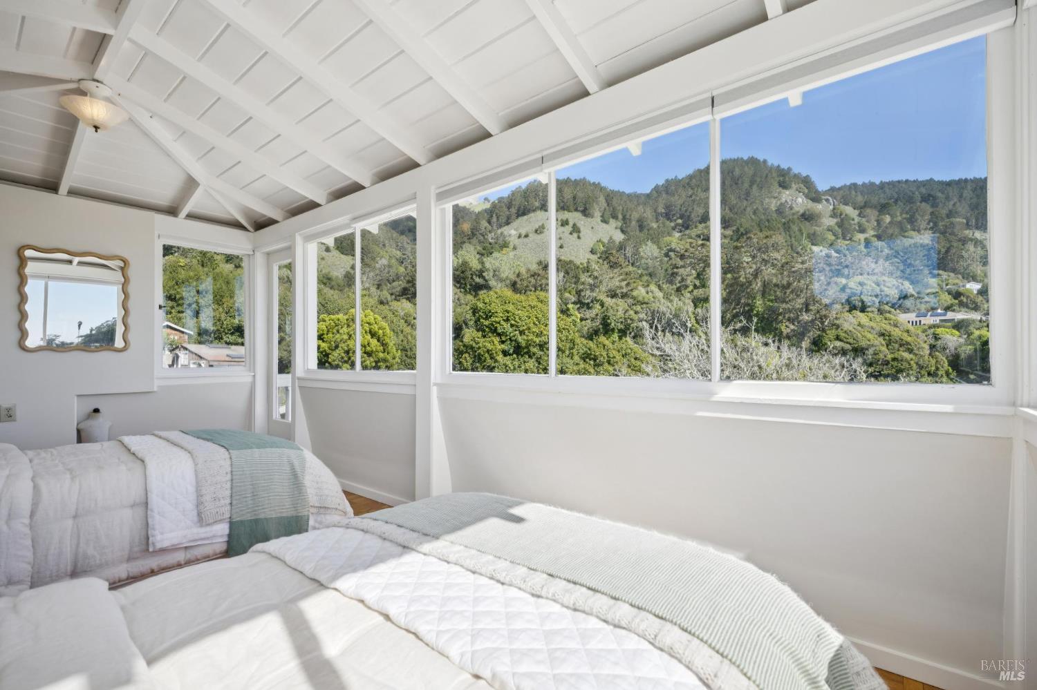 Detail Gallery Image 30 of 64 For 40 Laurel Ave, Stinson Beach,  CA 94970 - 4 Beds | 3 Baths