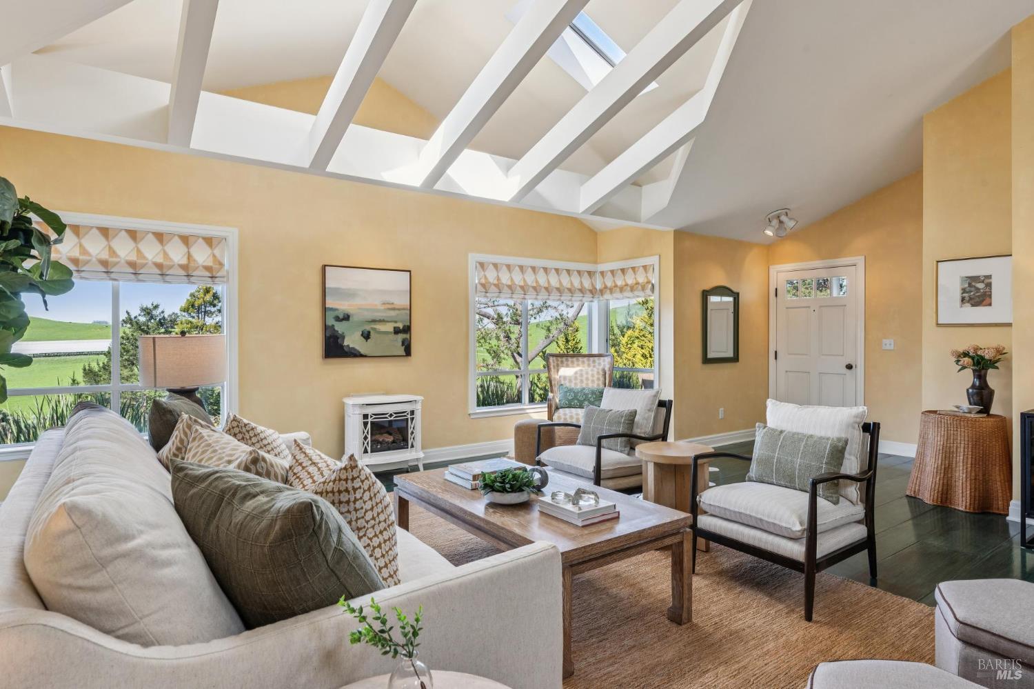 Detail Gallery Image 17 of 92 For 5855 Bodega Ave, Petaluma,  CA 94952 - 3 Beds | 2/1 Baths