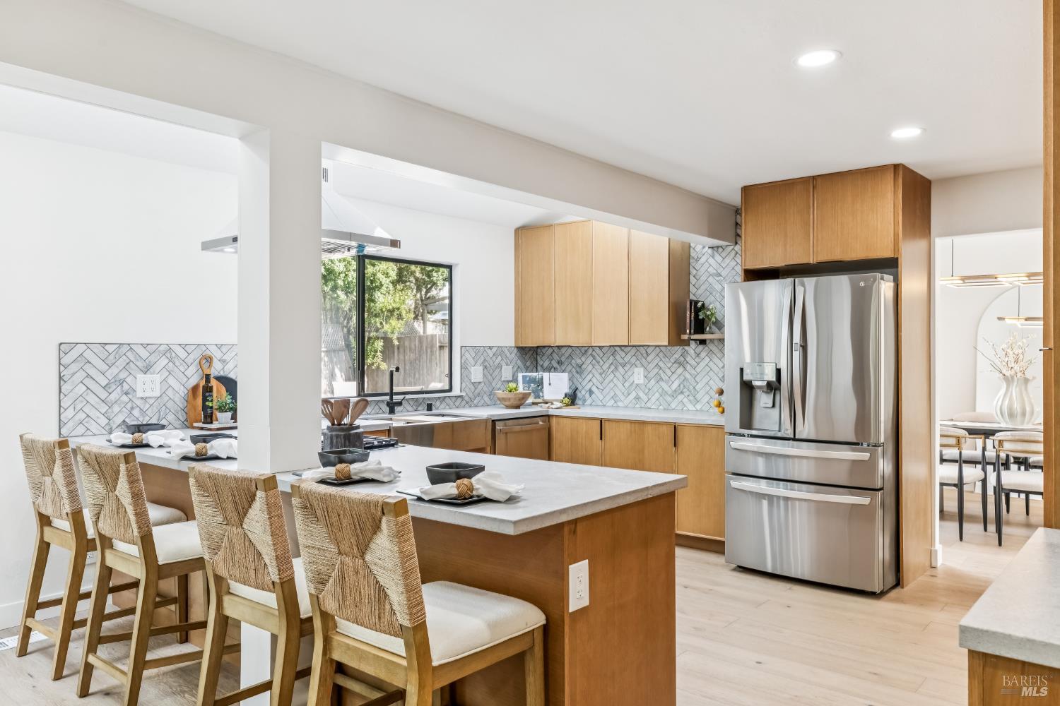 Detail Gallery Image 18 of 49 For 113 Greenridge Ct, Petaluma,  CA 94952 - 5 Beds | 3/1 Baths