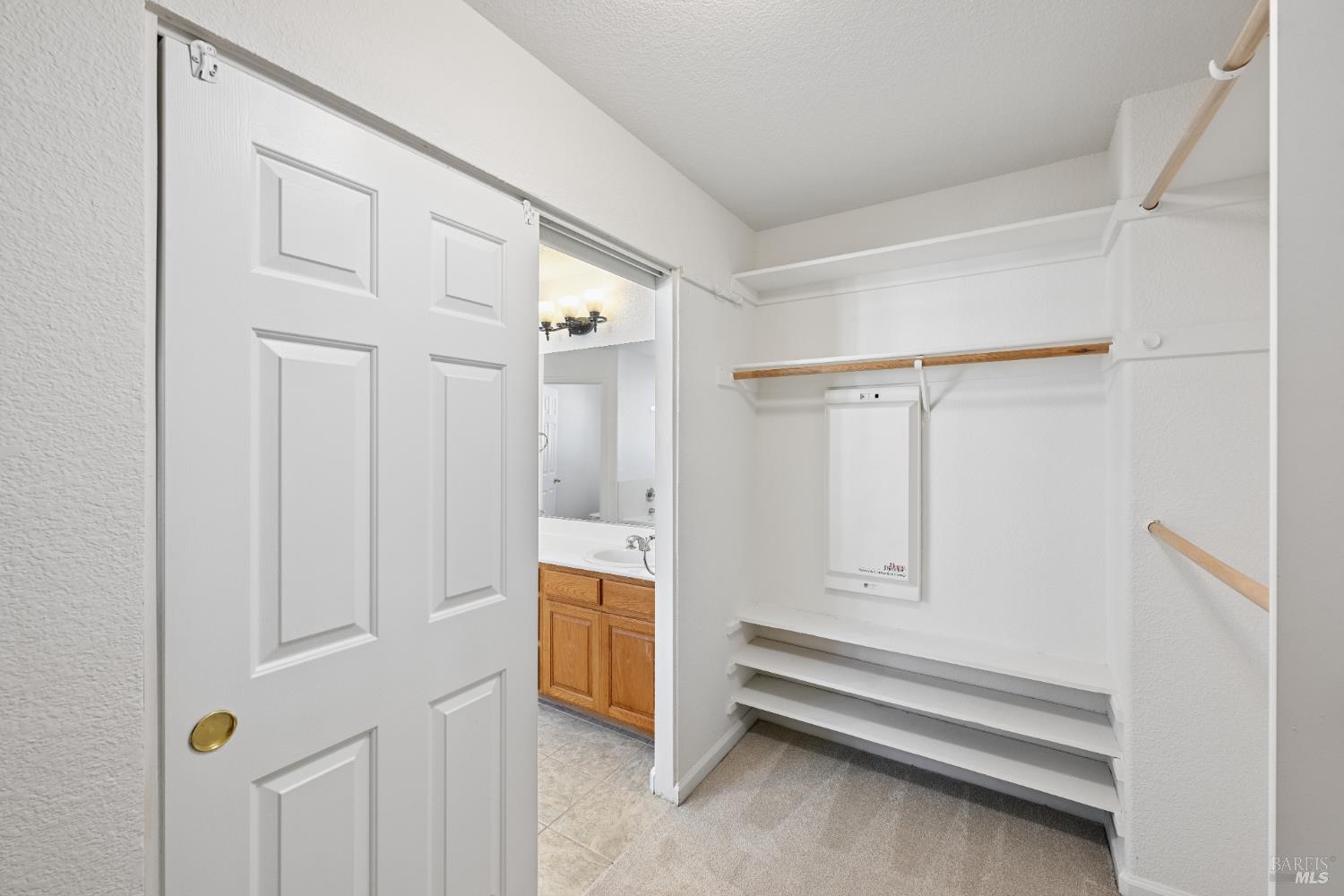 Detail Gallery Image 24 of 46 For 231 Roundhill Ct, Vacaville,  CA 95687 - 3 Beds | 2/1 Baths