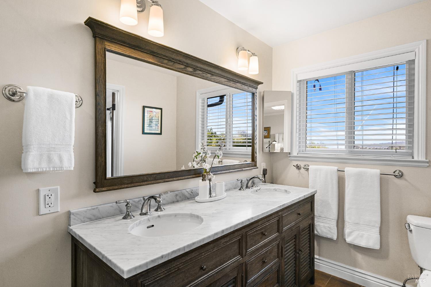 Detail Gallery Image 37 of 65 For 115 Oak Springs Dr, San Anselmo,  CA 94960 - 4 Beds | 3 Baths