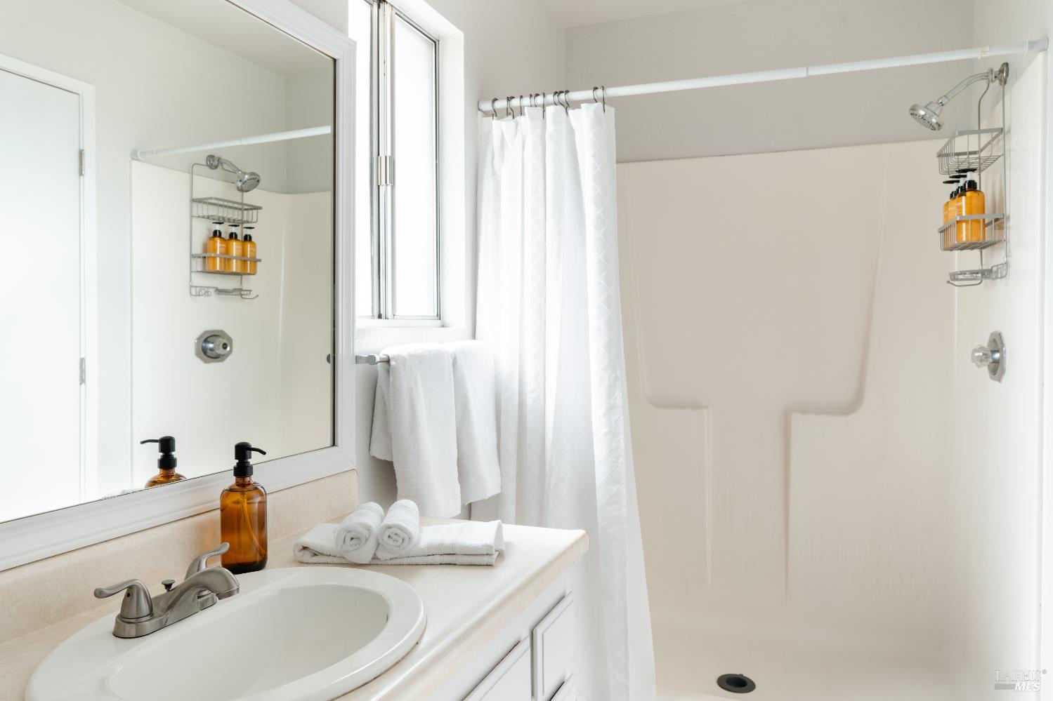 Detail Gallery Image 25 of 66 For 244 Woodhill Dr, Redding,  CA 96003 - 3 Beds | 2 Baths