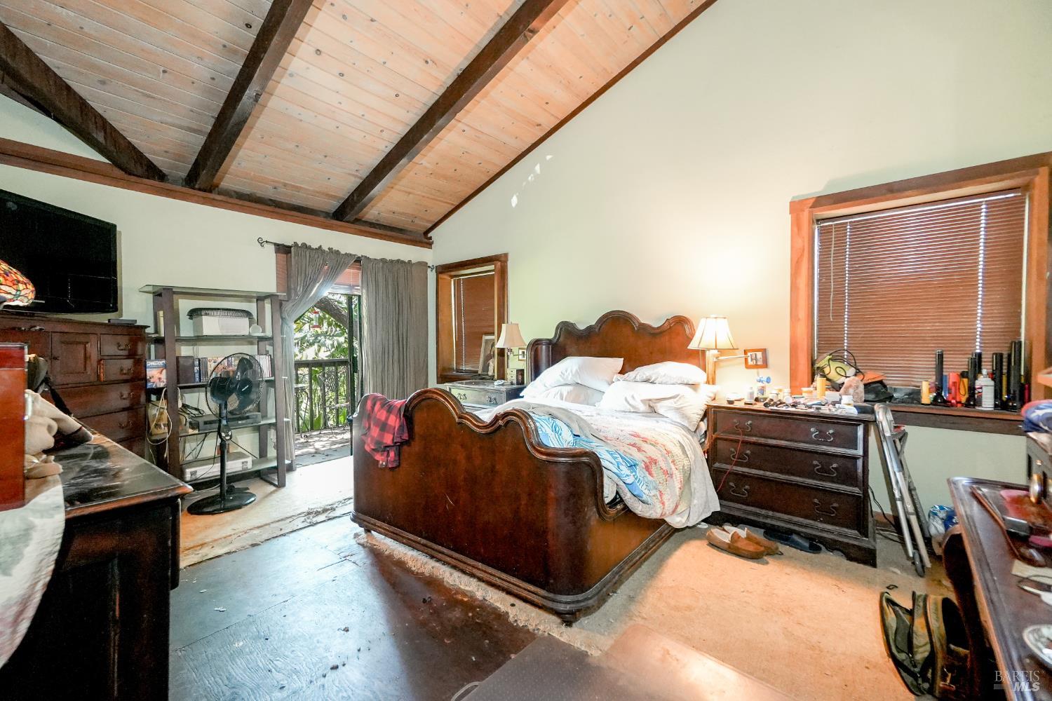 Detail Gallery Image 12 of 38 For 21 Red Rock Way, San Rafael,  CA 94903 - 3 Beds | 2/1 Baths