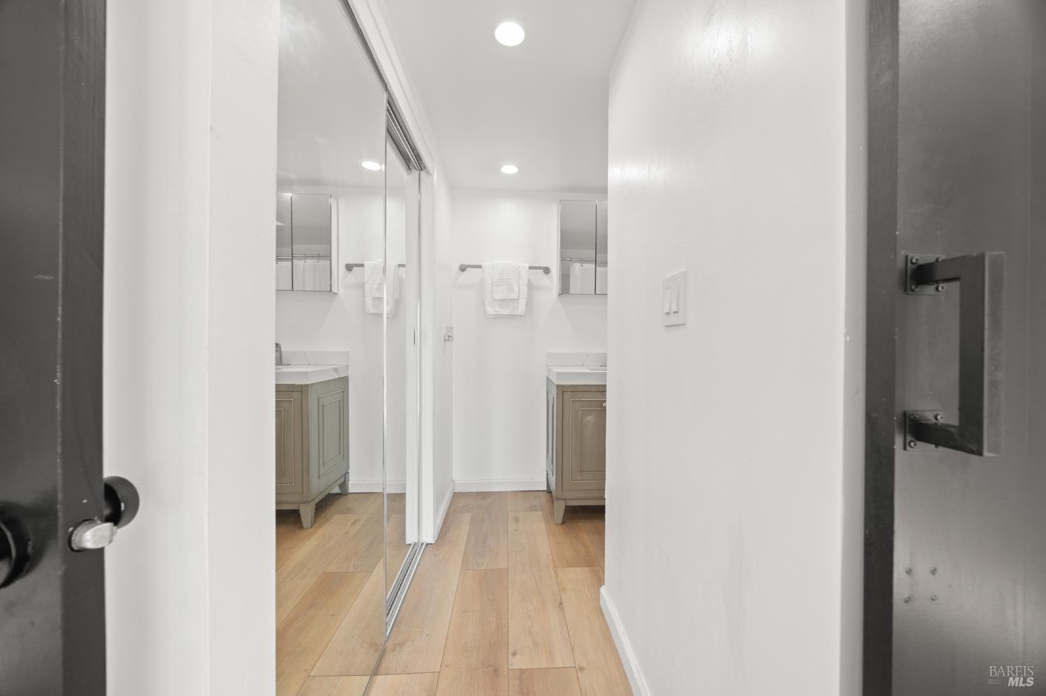 Detail Gallery Image 17 of 63 For 120 E Lake Dr, Antioch,  CA 94509 - 4 Beds | 2 Baths