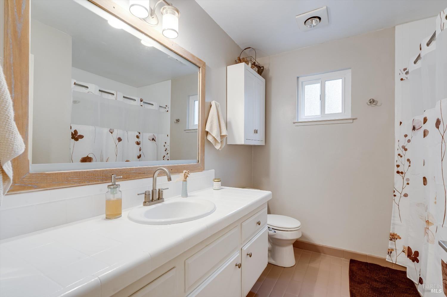 Detail Gallery Image 7 of 54 For 3098 Yulupa Ave, Santa Rosa,  CA 95405 - 2 Beds | 1/1 Baths