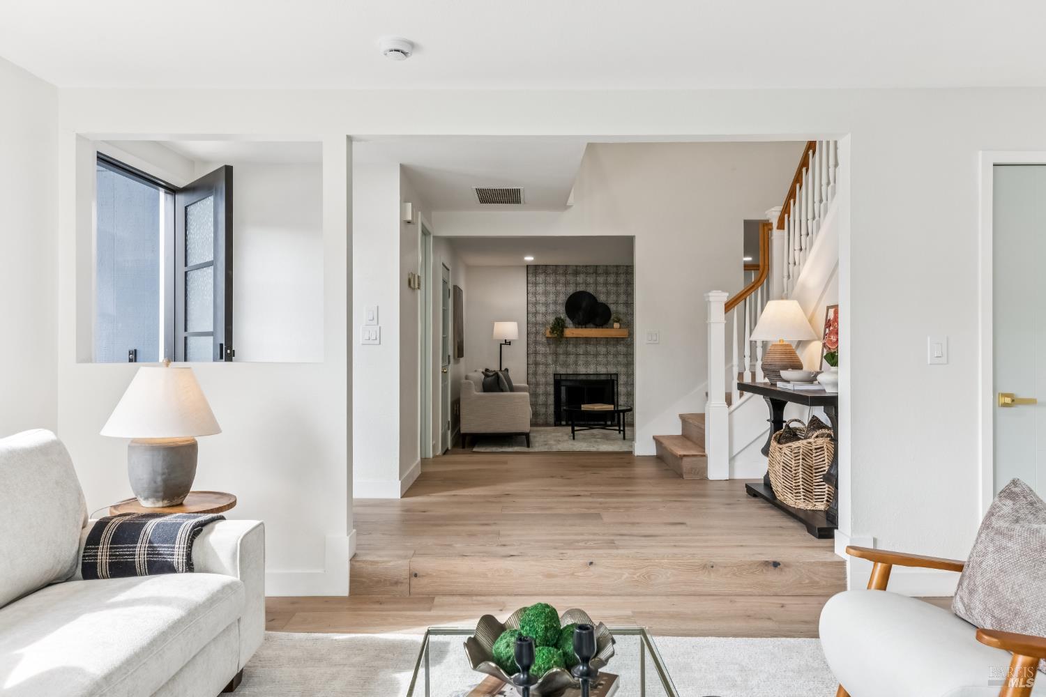 Detail Gallery Image 5 of 49 For 113 Greenridge Ct, Petaluma,  CA 94952 - 5 Beds | 3/1 Baths