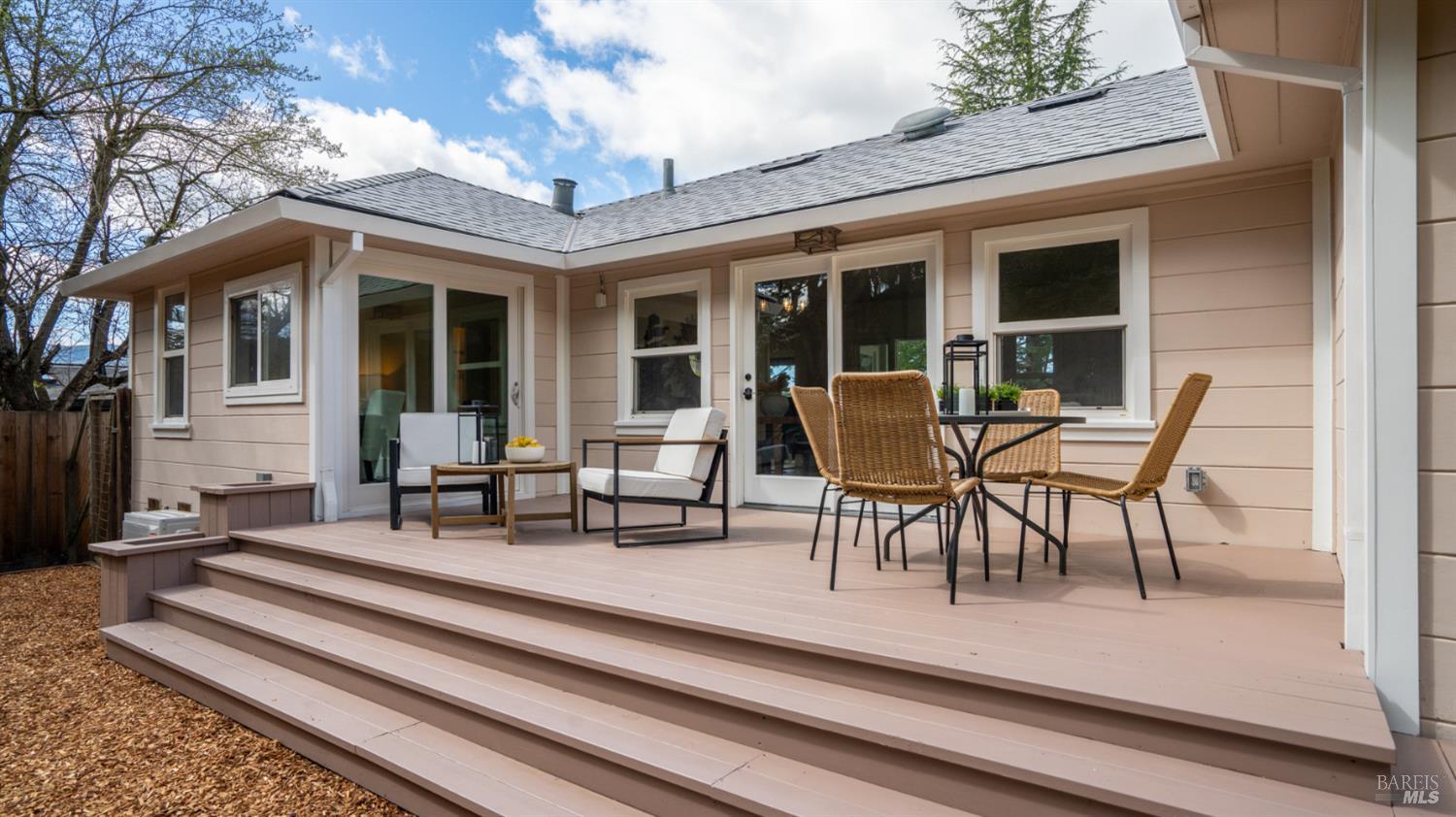 Detail Gallery Image 32 of 48 For 6 Sherwood Pl, Novato,  CA 94945 - 3 Beds | 1/1 Baths