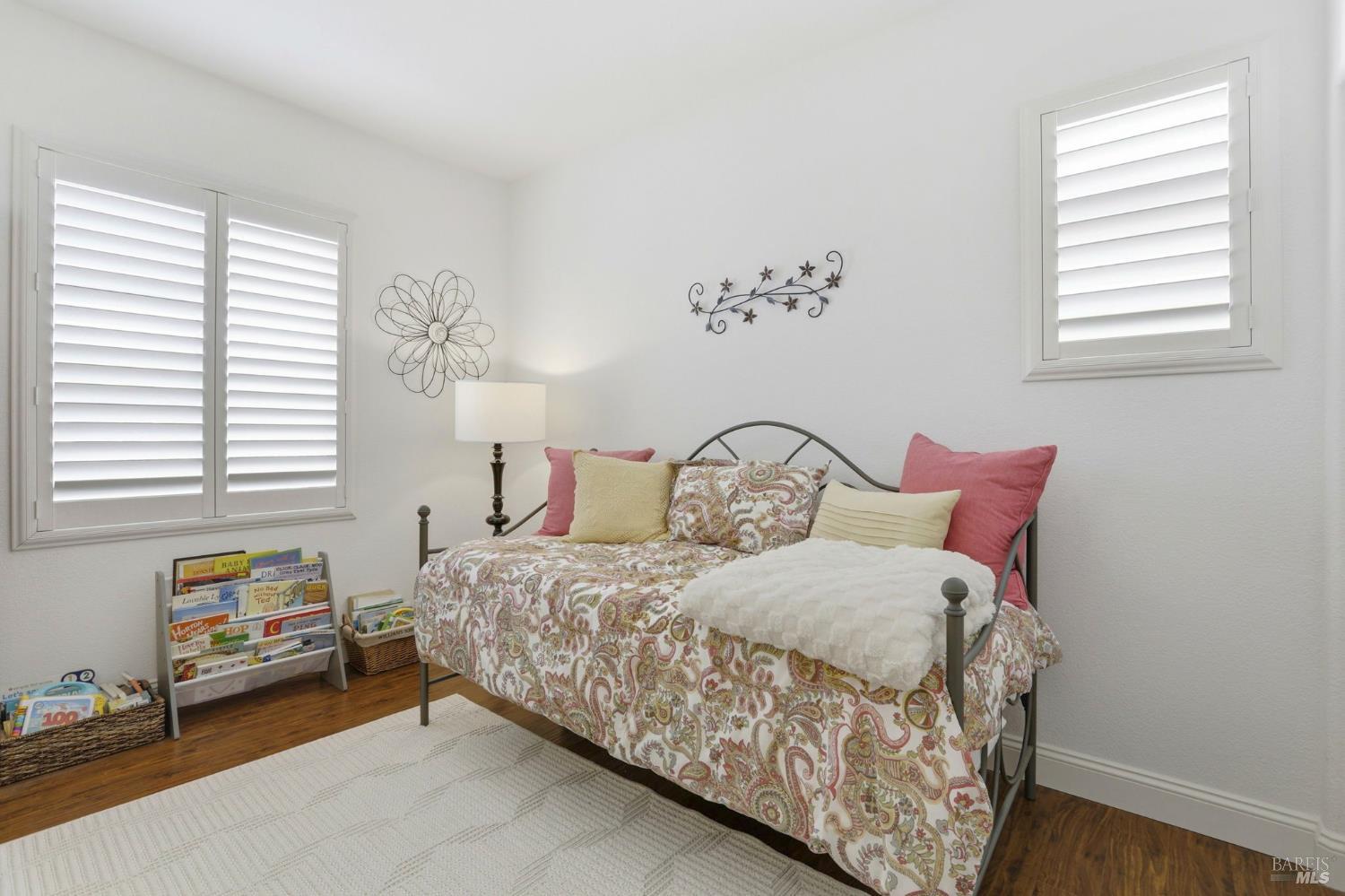 Detail Gallery Image 28 of 40 For 26 Waterbury Ln, Novato,  CA 94949 - 4 Beds | 2/1 Baths