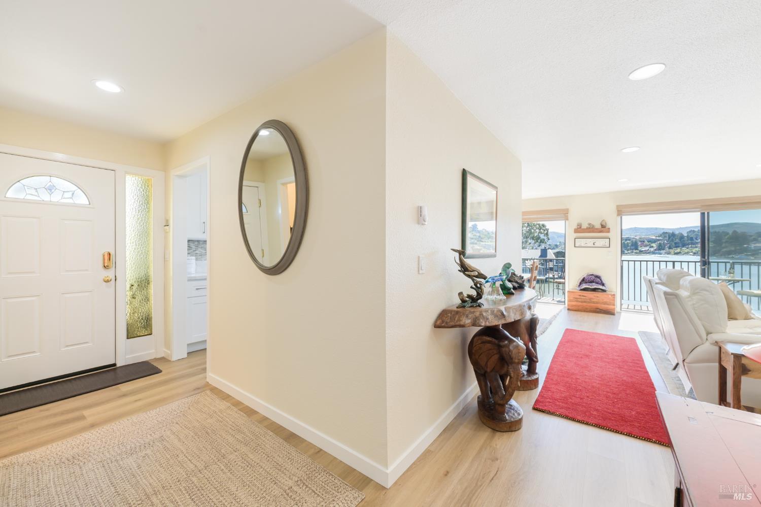 Detail Gallery Image 4 of 23 For 4 Greenwood Cv #F,  Tiburon,  CA 94920 - 2 Beds | 2 Baths