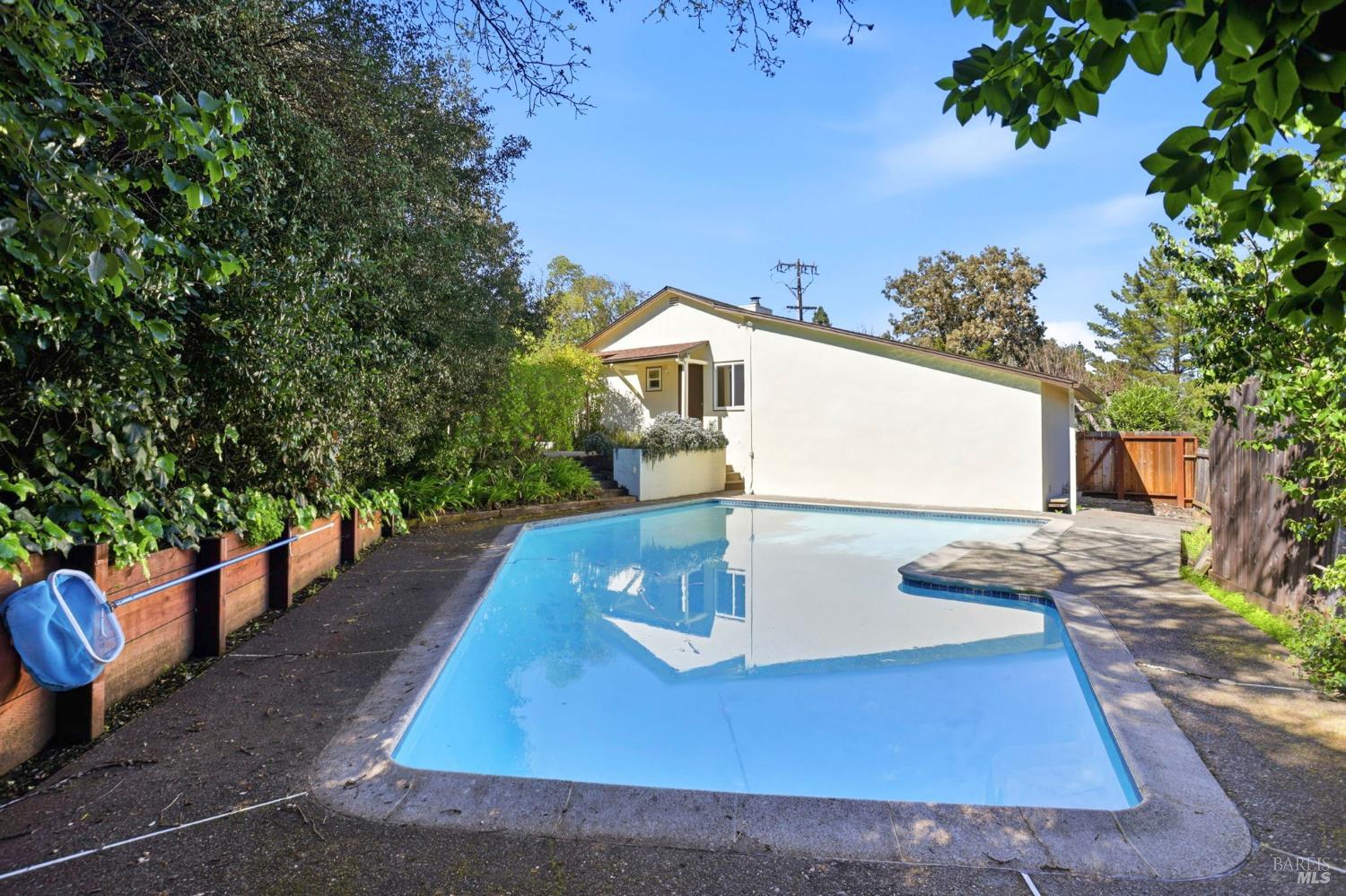 Detail Gallery Image 38 of 40 For 15 Alameda De La Loma Unkn, Novato,  CA 94949 - 3 Beds | 2/1 Baths