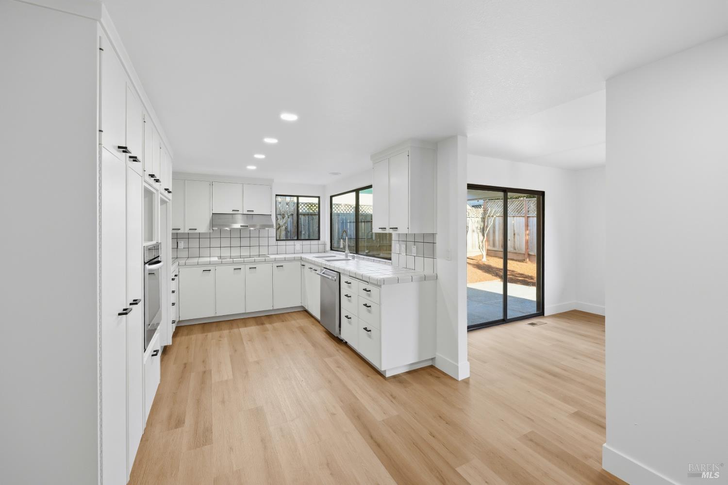 Detail Gallery Image 19 of 33 For 4906 Fernglen Dr, Santa Rosa,  CA 95405 - 3 Beds | 2 Baths