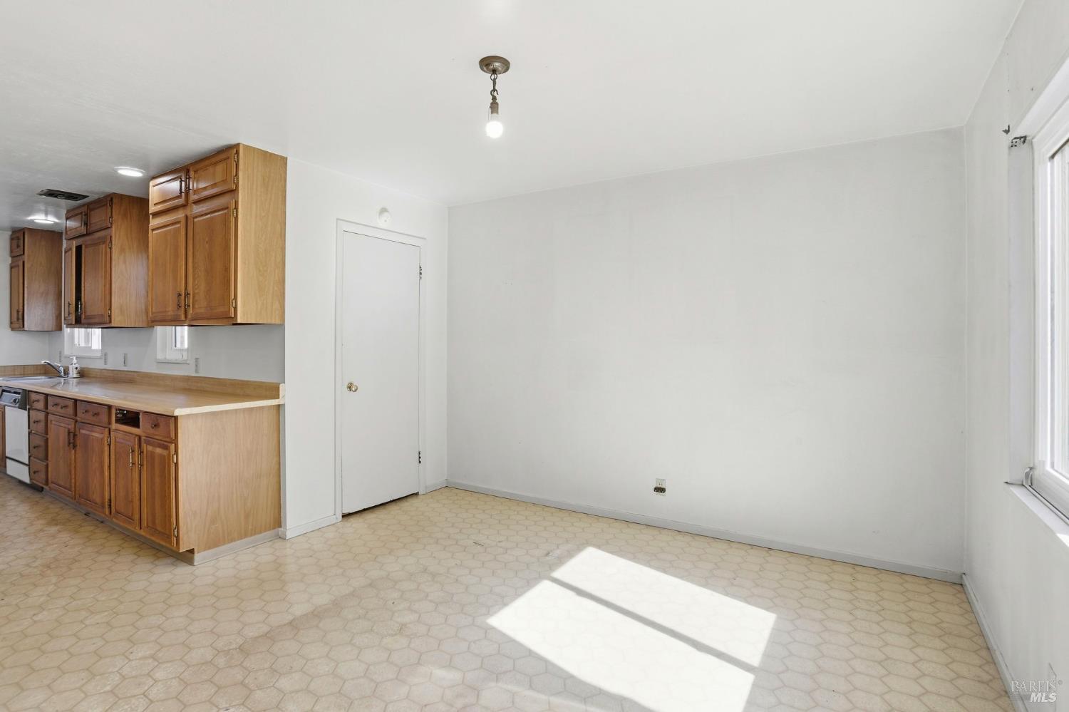 Detail Gallery Image 17 of 40 For 15 Alameda De La Loma Unkn, Novato,  CA 94949 - 3 Beds | 2/1 Baths