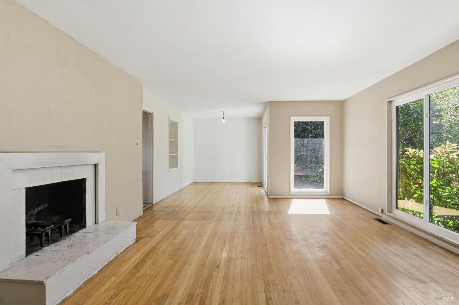 Detail Gallery Image 8 of 40 For 15 Alameda De La Loma Unkn, Novato,  CA 94949 - 3 Beds | 2/1 Baths