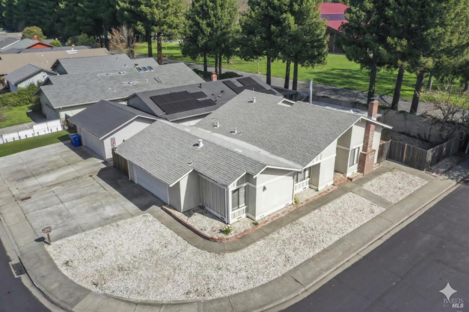 Detail Gallery Image 3 of 38 For 6498 Jacaranda St, Rohnert Park,  CA 94928 - 4 Beds | 2 Baths