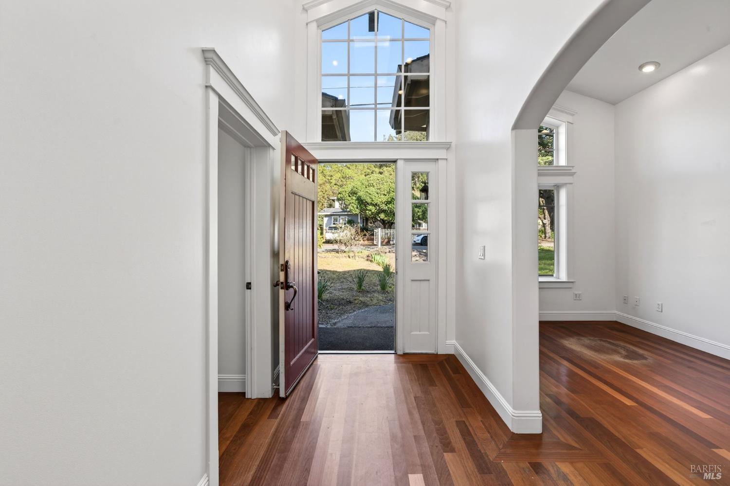 Detail Gallery Image 2 of 27 For 105 Hooker Ave, Sonoma,  CA 95476 - 4 Beds | 2 Baths