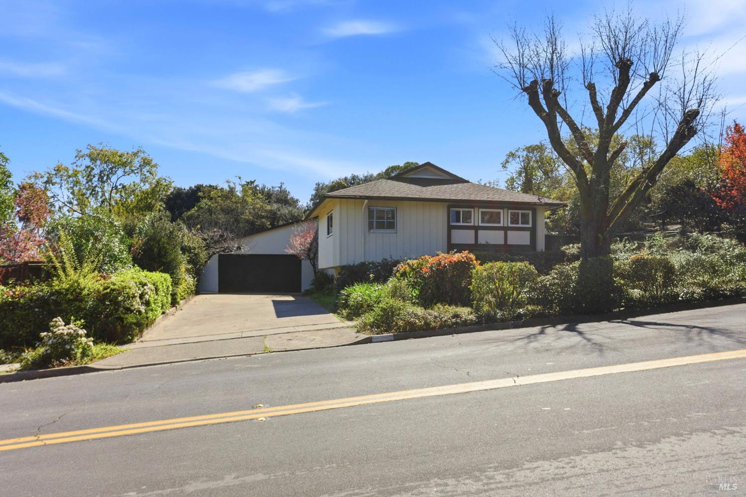 Detail Gallery Image 4 of 40 For 15 Alameda De La Loma Unkn, Novato,  CA 94949 - 3 Beds | 2/1 Baths