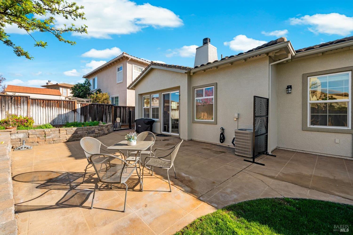 Detail Gallery Image 63 of 81 For 624 Emerald Hills Cir, Fairfield,  CA 94533 - 4 Beds | 3 Baths