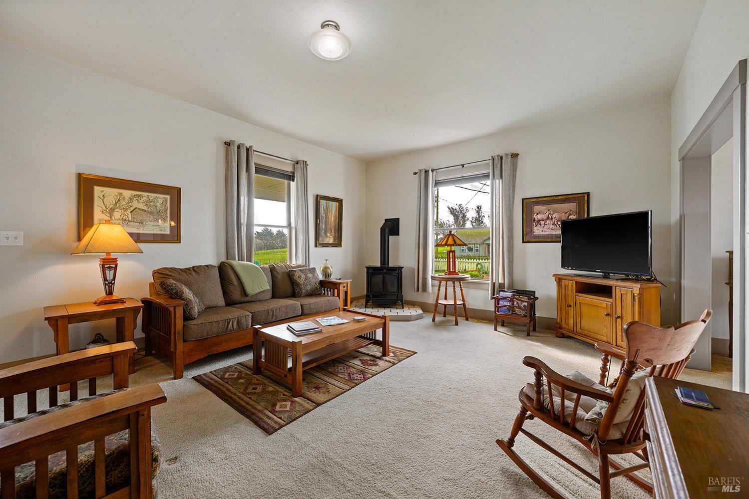 Detail Gallery Image 9 of 45 For 14550 Valley Ford Estero Rd, Valley Ford,  CA 94972 - 4 Beds | 1 Baths