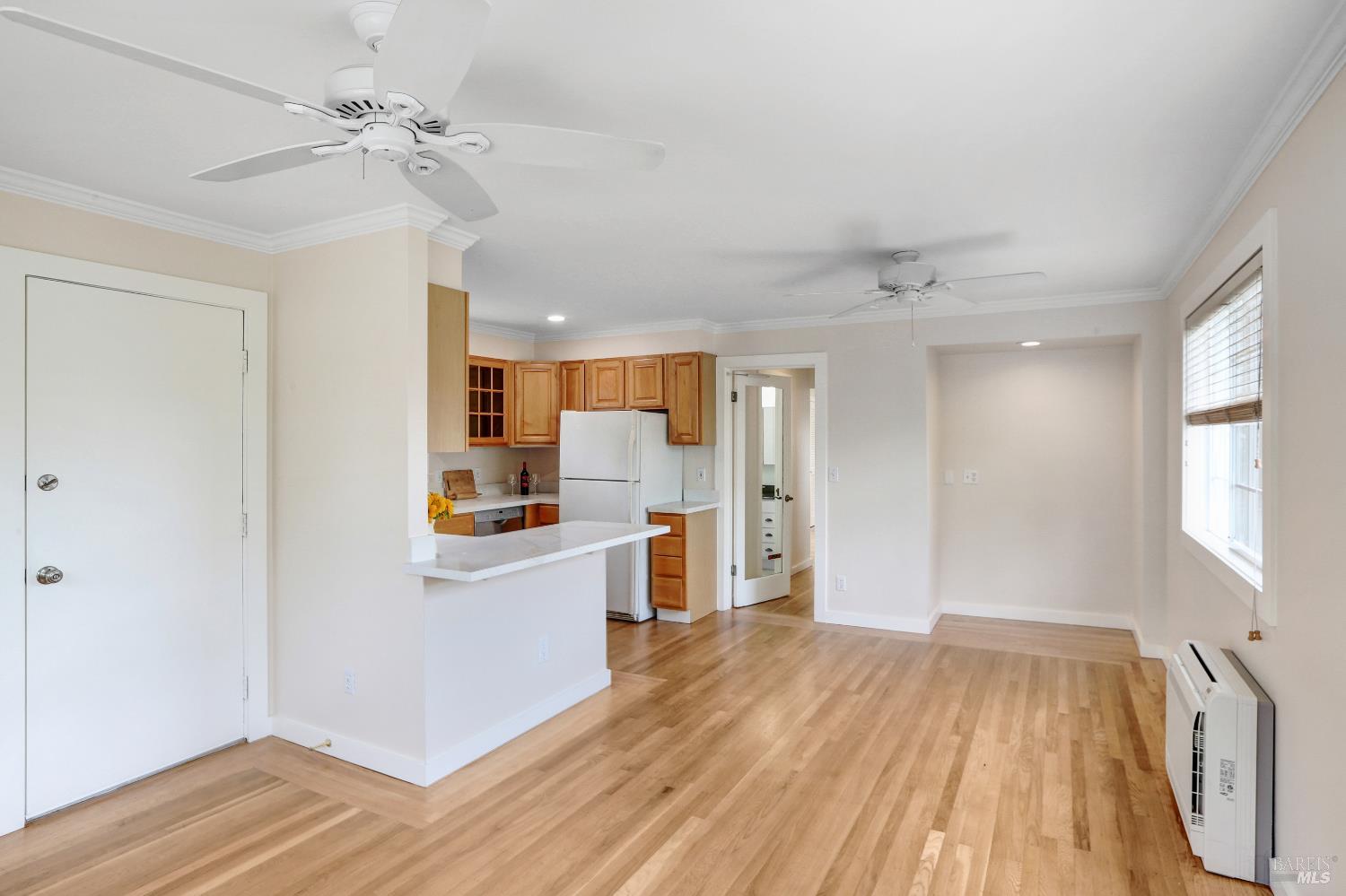 Detail Gallery Image 6 of 30 For 18070 Myrtle Ave, Sonoma,  CA 95476 - 2 Beds | 2 Baths