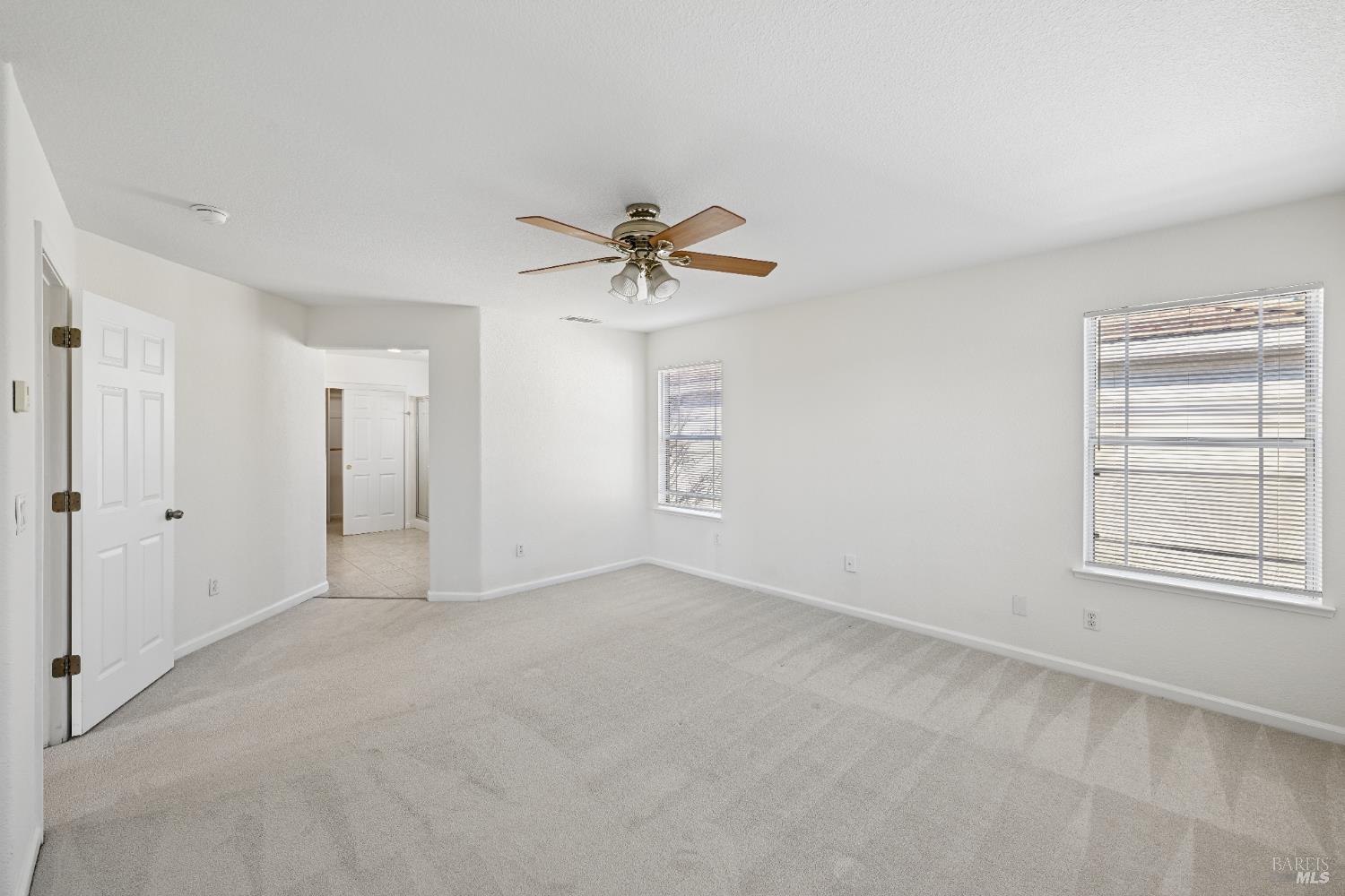 Detail Gallery Image 22 of 46 For 231 Roundhill Ct, Vacaville,  CA 95687 - 3 Beds | 2/1 Baths