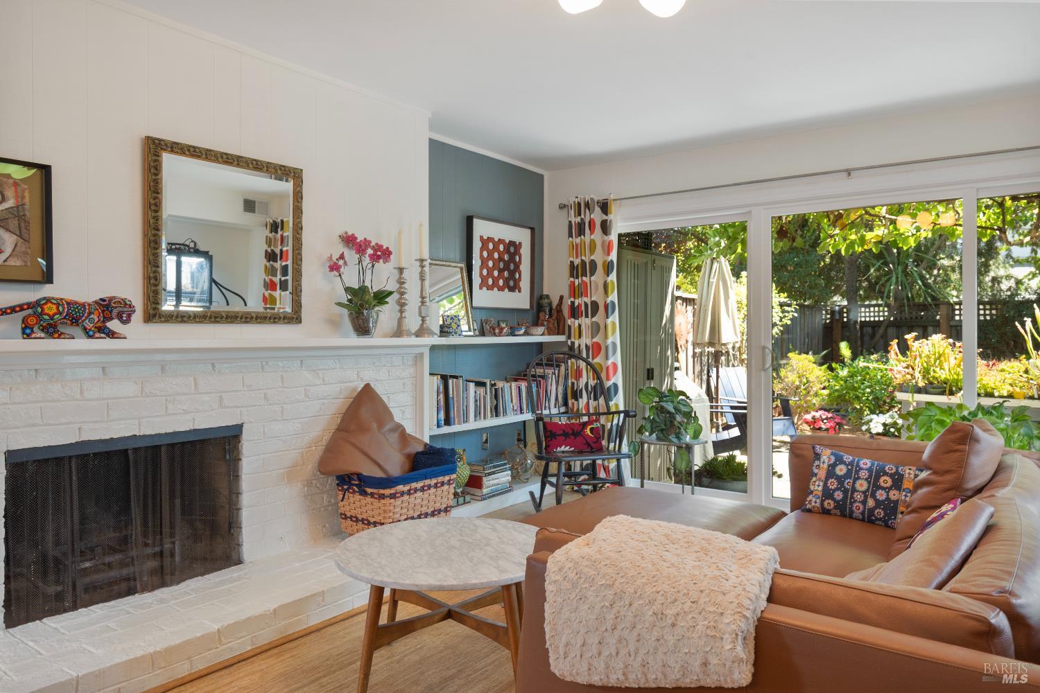 Detail Gallery Image 4 of 30 For 9 Porto Bello Dr, San Rafael,  CA 94901 - 2 Beds | 2/1 Baths