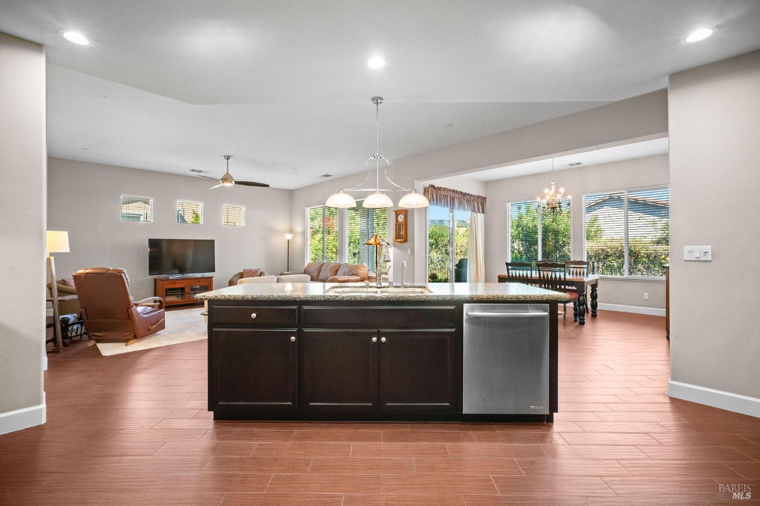 Detail Gallery Image 14 of 70 For 316 Birch Ridge Dr, Rio Vista,  CA 94571 - 3 Beds | 2/1 Baths