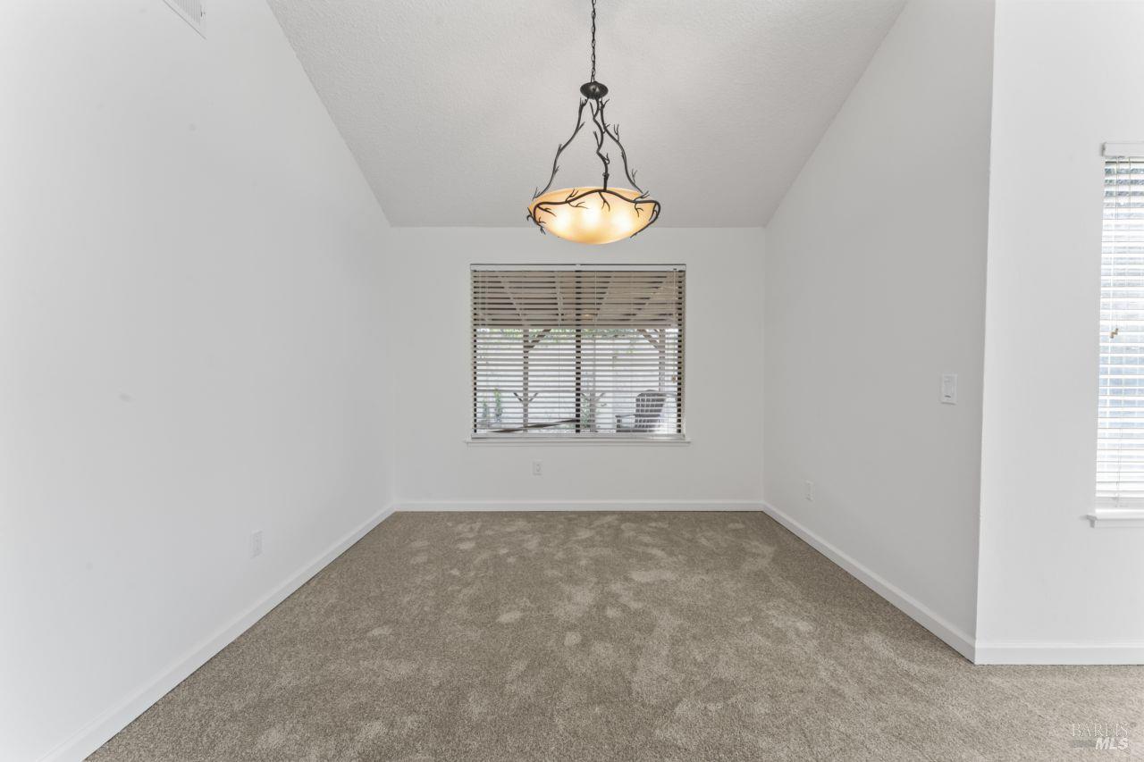 Detail Gallery Image 14 of 38 For 6498 Jacaranda St, Rohnert Park,  CA 94928 - 4 Beds | 2 Baths