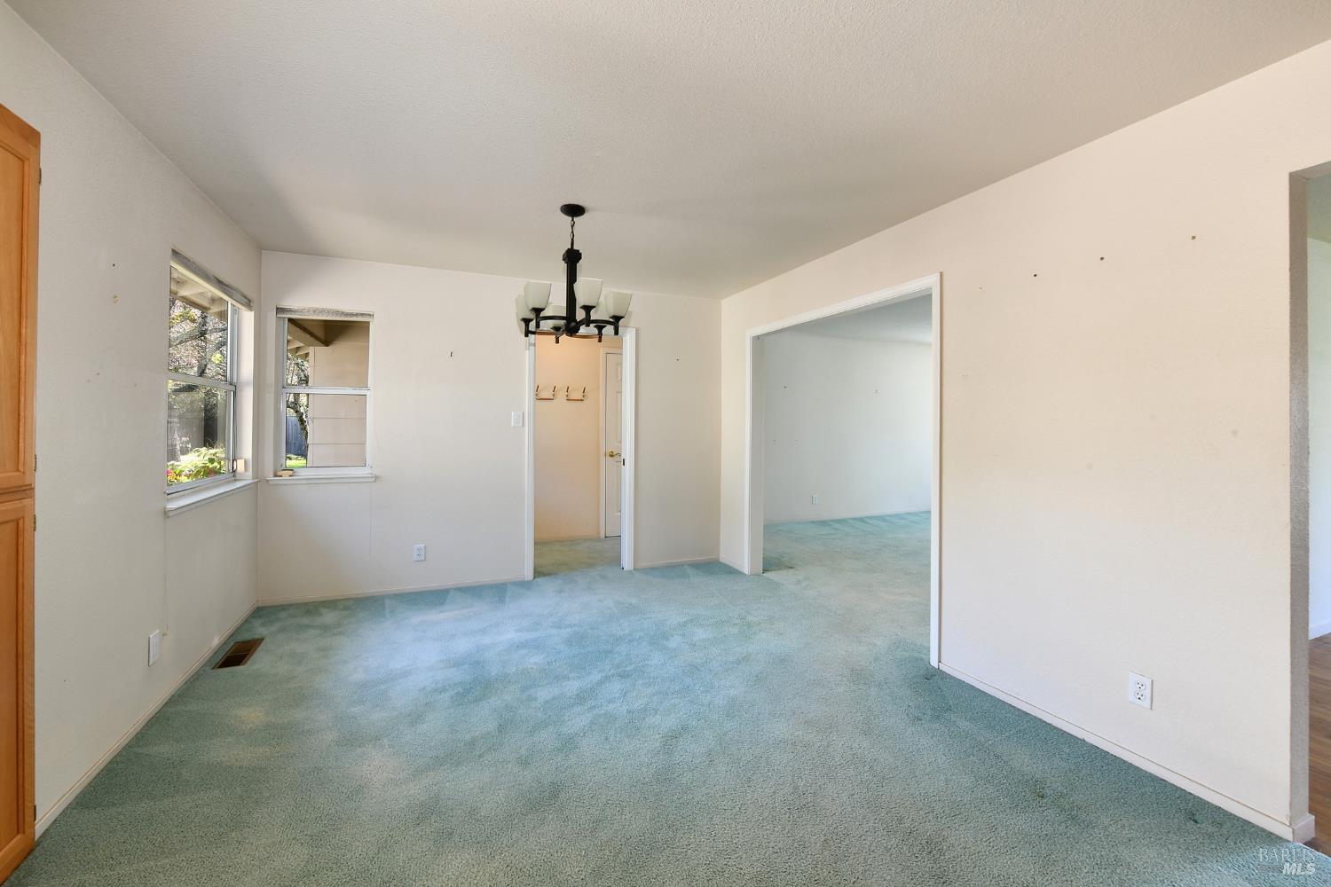 Detail Gallery Image 15 of 39 For 135 Fulton Pl, Windsor,  CA 95492 - 4 Beds | 3 Baths