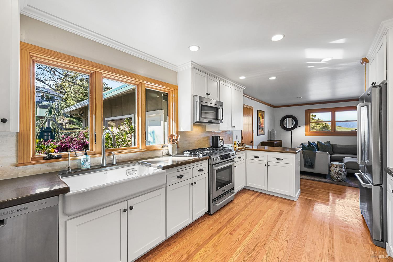 Detail Gallery Image 12 of 65 For 115 Oak Springs Dr, San Anselmo,  CA 94960 - 4 Beds | 3 Baths