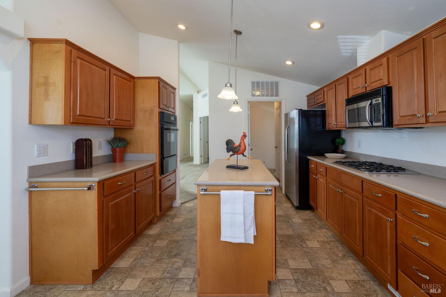 Detail Gallery Image 21 of 62 For 32 Yorkshire Dr, Santa Rosa,  CA 95401 - 3 Beds | 2 Baths