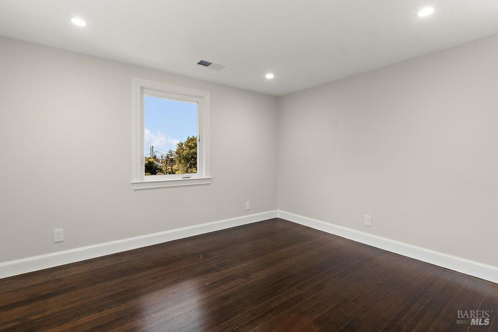 Detail Gallery Image 30 of 57 For 321 Alexander St, Crockett,  CA 94525 - 4 Beds | 3/1 Baths