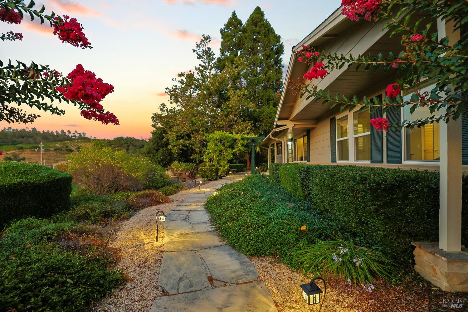 Detail Gallery Image 7 of 59 For 1389 Canyon Rd, Geyserville,  CA 95441 - 3 Beds | 2 Baths