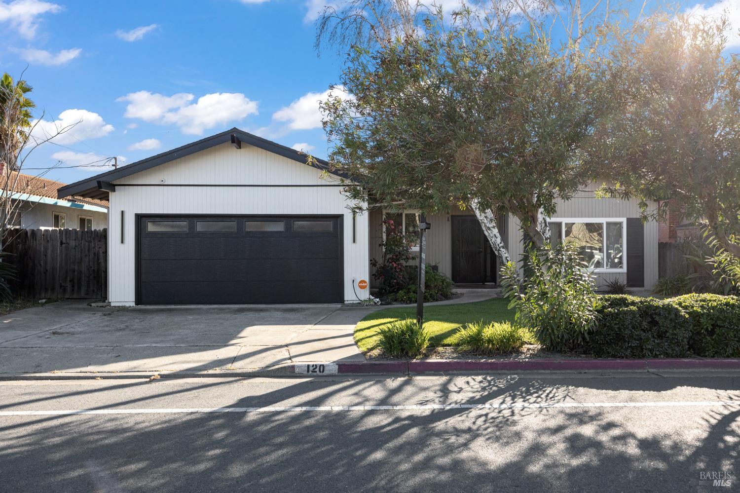 Detail Gallery Image 28 of 63 For 120 E Lake Dr, Antioch,  CA 94509 - 4 Beds | 2 Baths