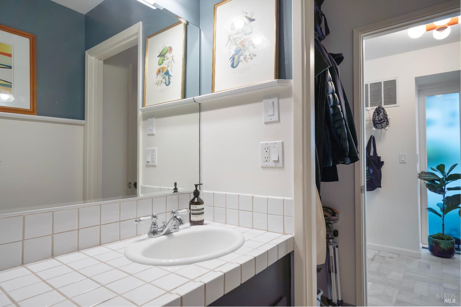 Detail Gallery Image 25 of 30 For 9 Porto Bello Dr, San Rafael,  CA 94901 - 2 Beds | 2/1 Baths