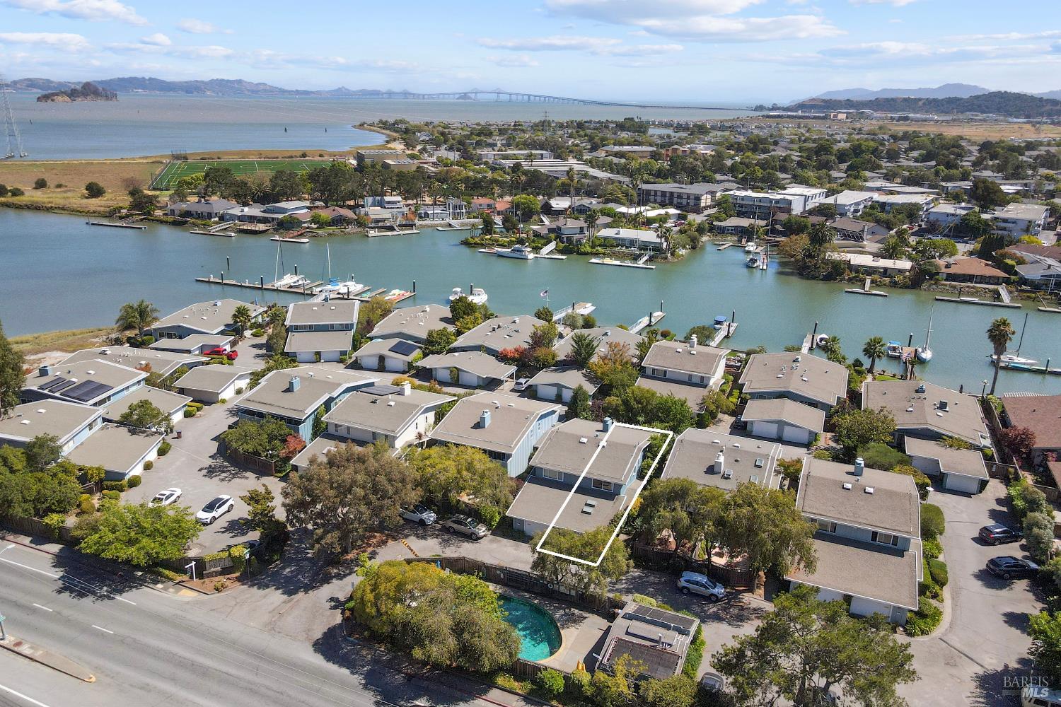 Detail Gallery Image 26 of 30 For 9 Porto Bello Dr, San Rafael,  CA 94901 - 2 Beds | 2/1 Baths