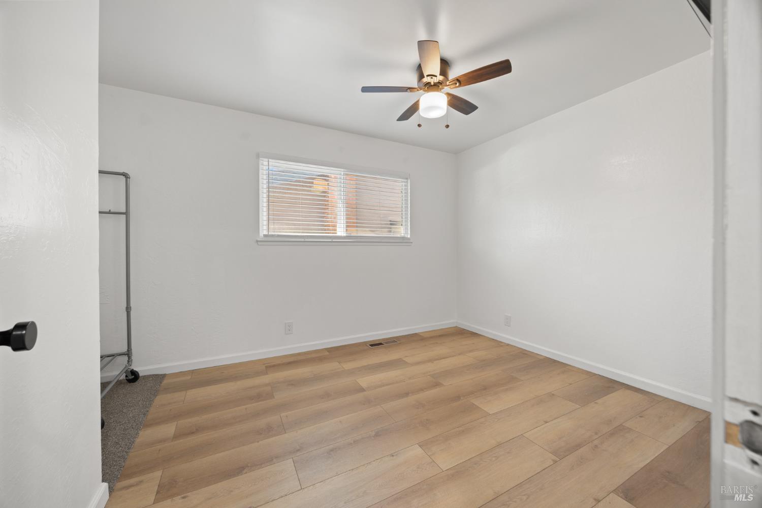 Detail Gallery Image 36 of 63 For 120 E Lake Dr, Antioch,  CA 94509 - 4 Beds | 2 Baths