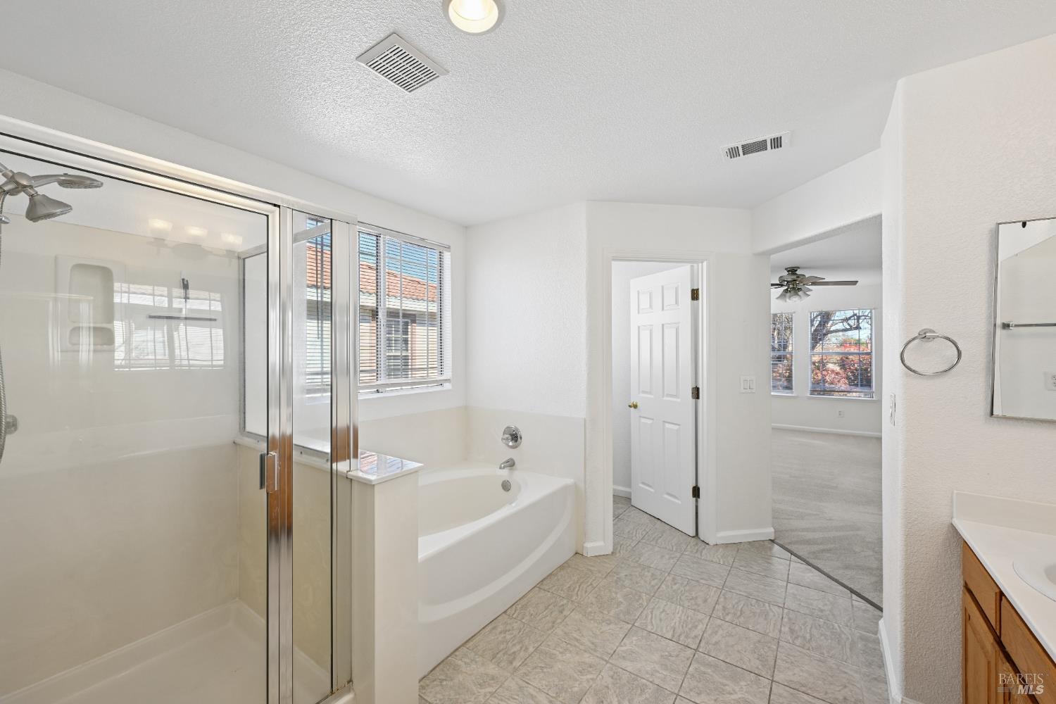 Detail Gallery Image 26 of 46 For 231 Roundhill Ct, Vacaville,  CA 95687 - 3 Beds | 2/1 Baths