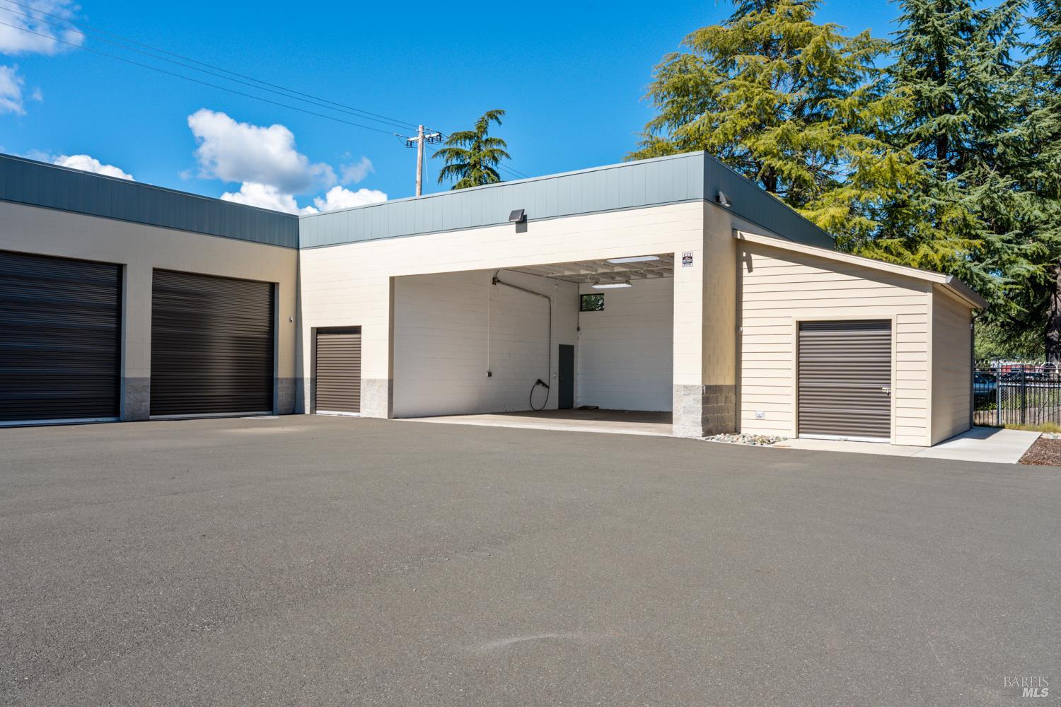 Detail Gallery Image 8 of 13 For 1117 Commerce Dr, Ukiah,  CA 95482 - – Beds | – Baths